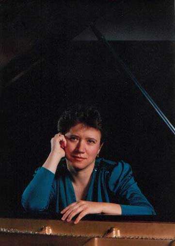 Ludmila with piano
